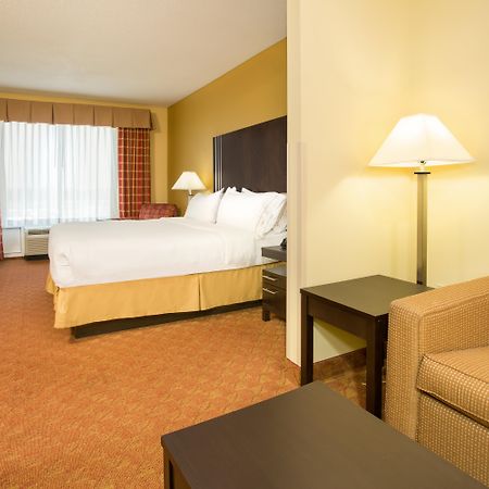 Holiday Inn Express Hotel & Suites Richmond By Ihg Bagian luar foto