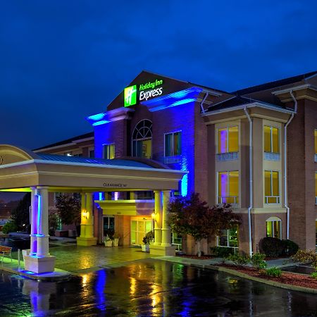 Holiday Inn Express Hotel & Suites Richmond By Ihg Bagian luar foto
