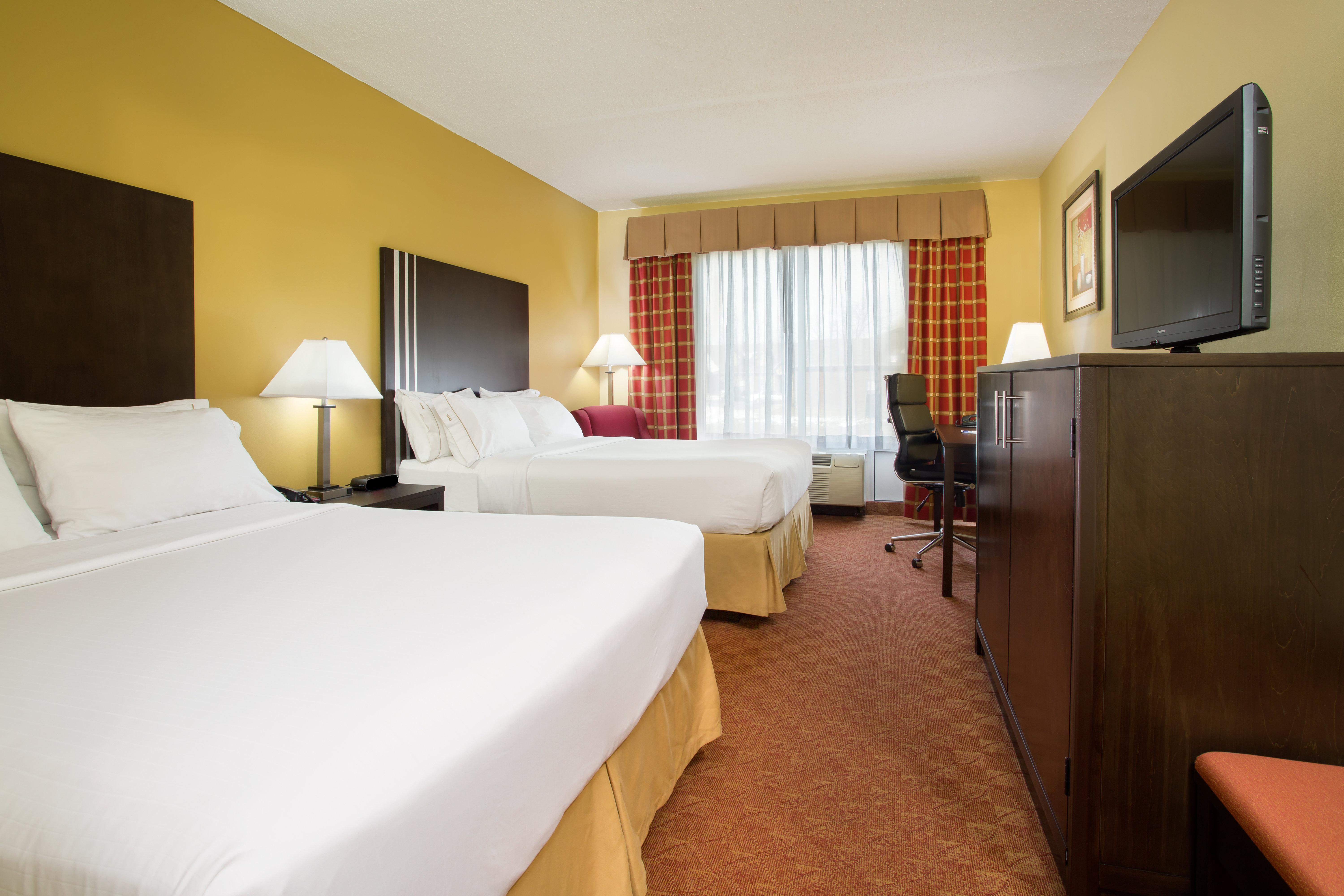 Holiday Inn Express Hotel & Suites Richmond By Ihg Bagian luar foto