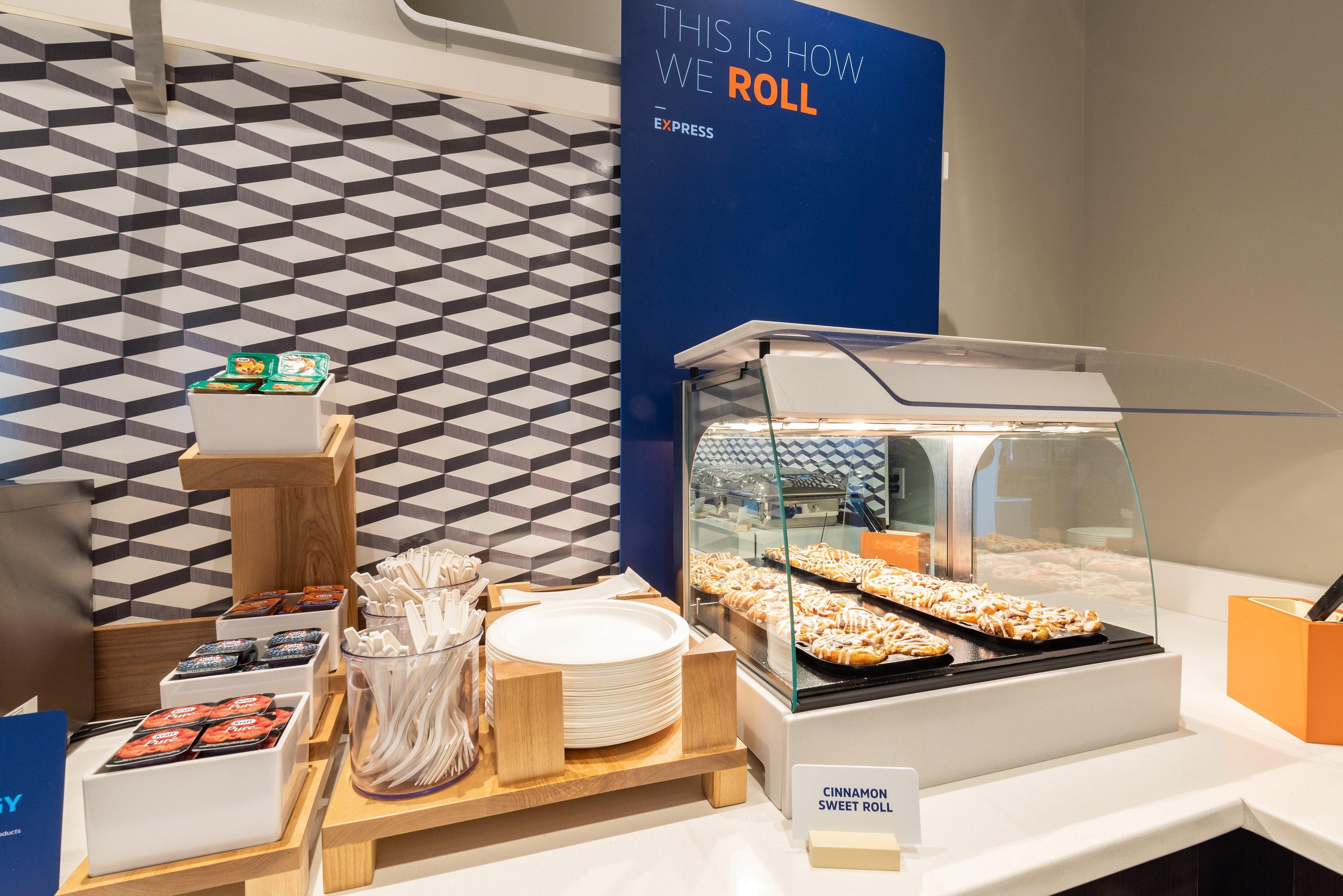 Holiday Inn Express Hotel & Suites Richmond By Ihg Bagian luar foto