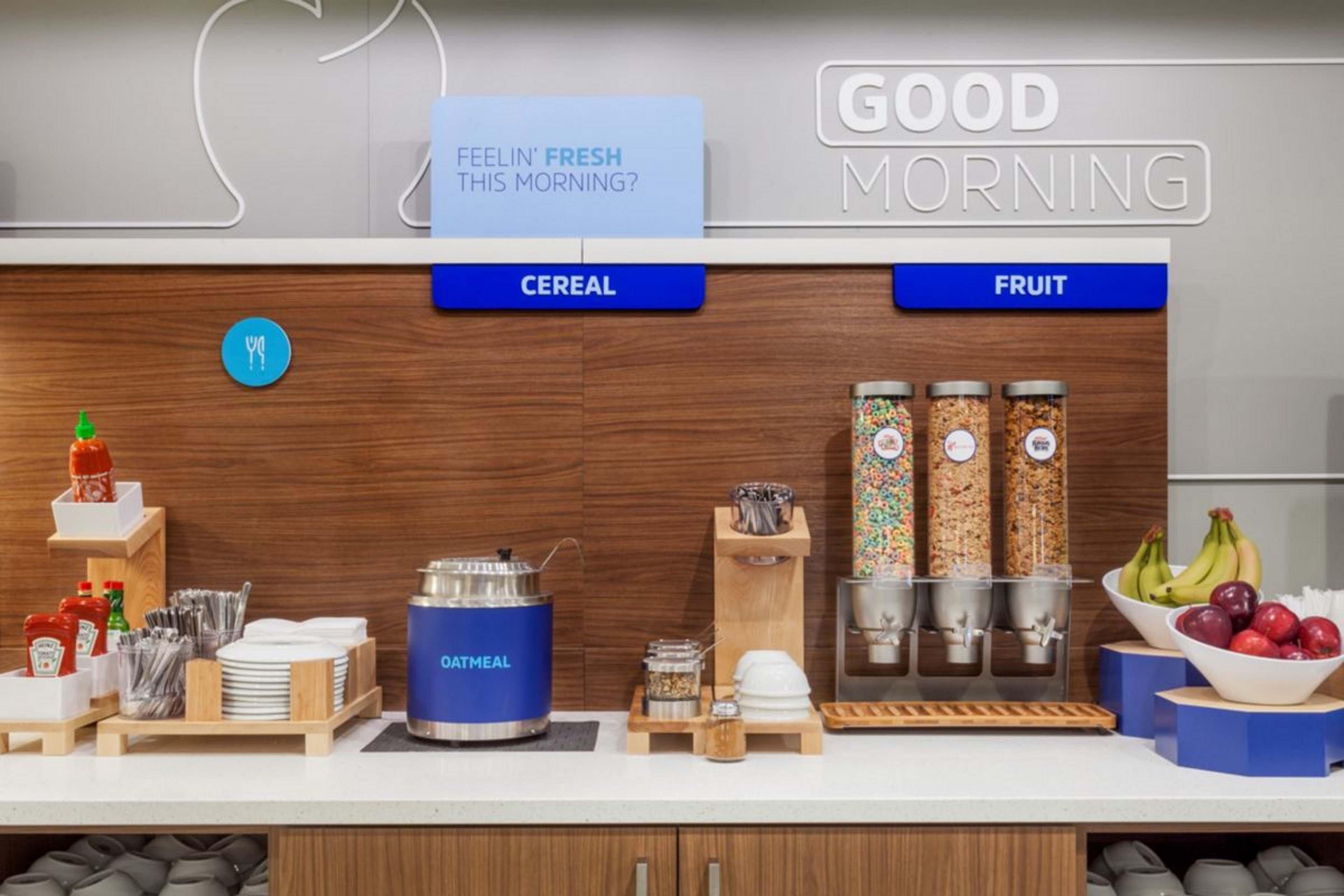Holiday Inn Express Hotel & Suites Richmond By Ihg Bagian luar foto