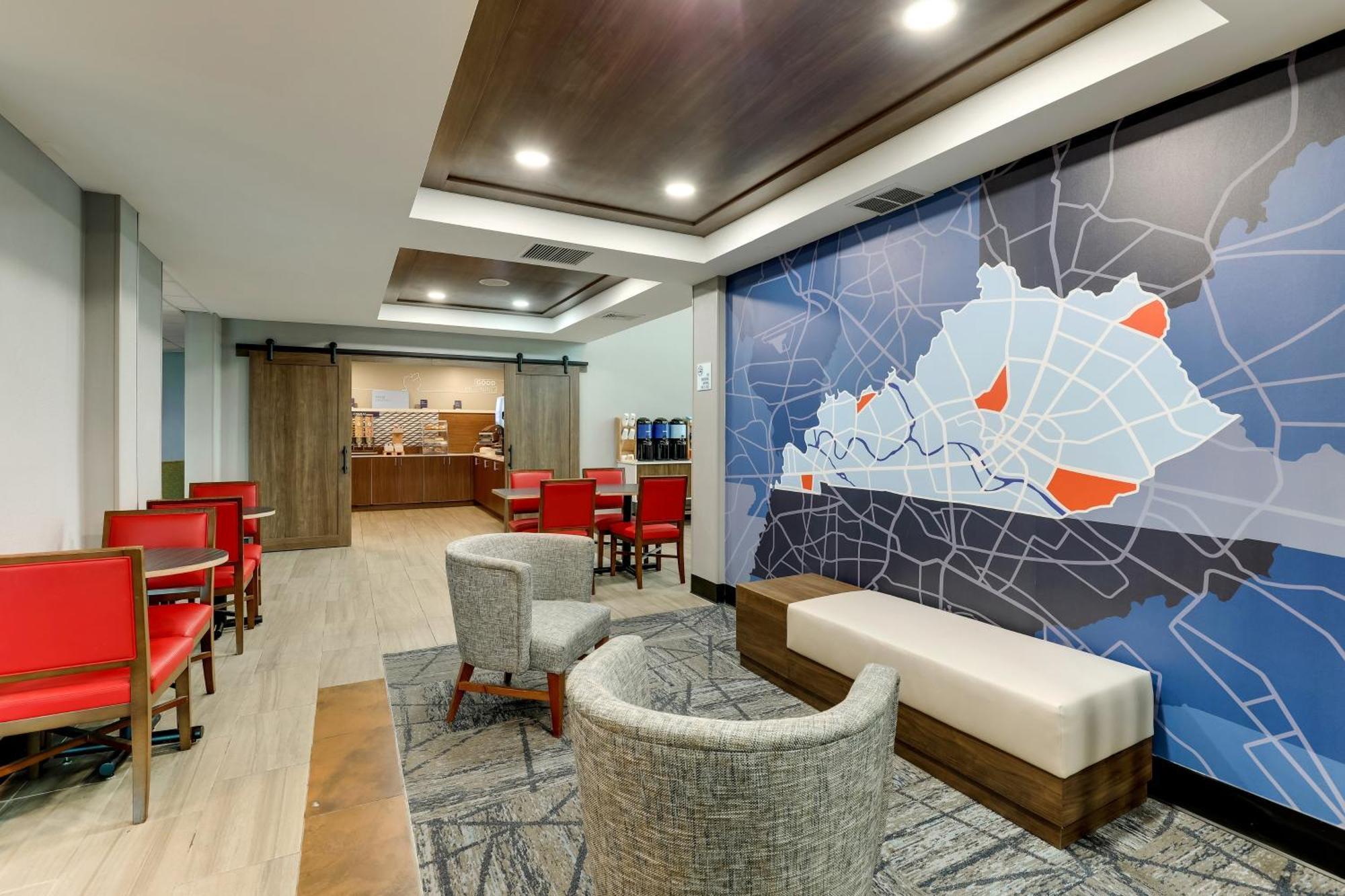 Holiday Inn Express Hotel & Suites Richmond By Ihg Bagian luar foto
