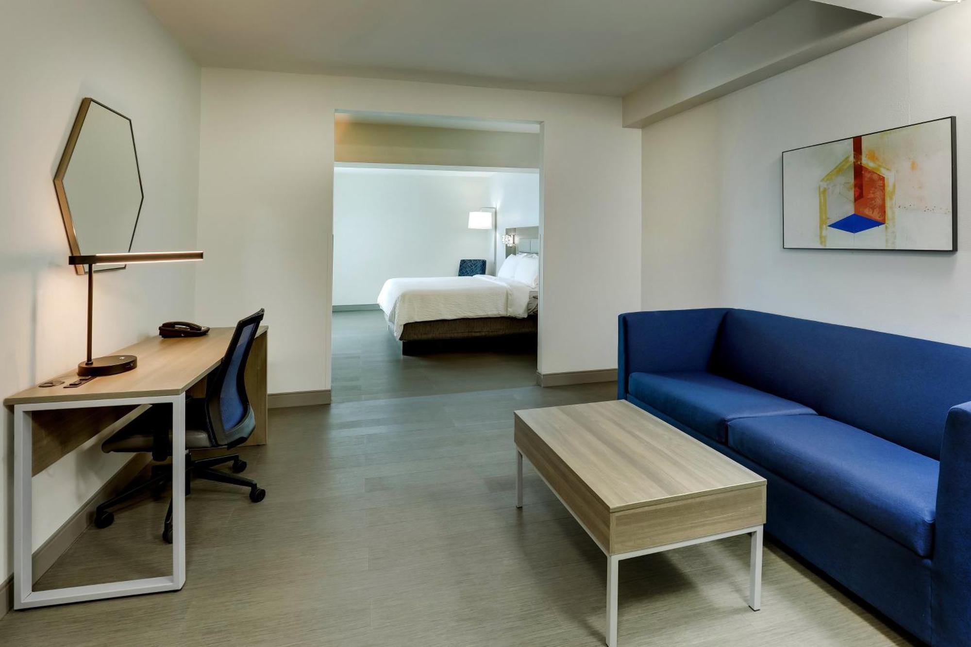 Holiday Inn Express Hotel & Suites Richmond By Ihg Bagian luar foto