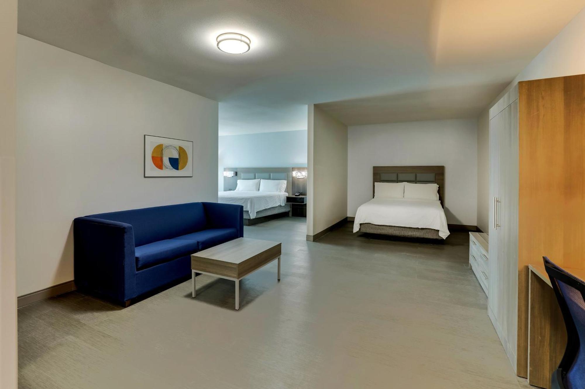 Holiday Inn Express Hotel & Suites Richmond By Ihg Bagian luar foto
