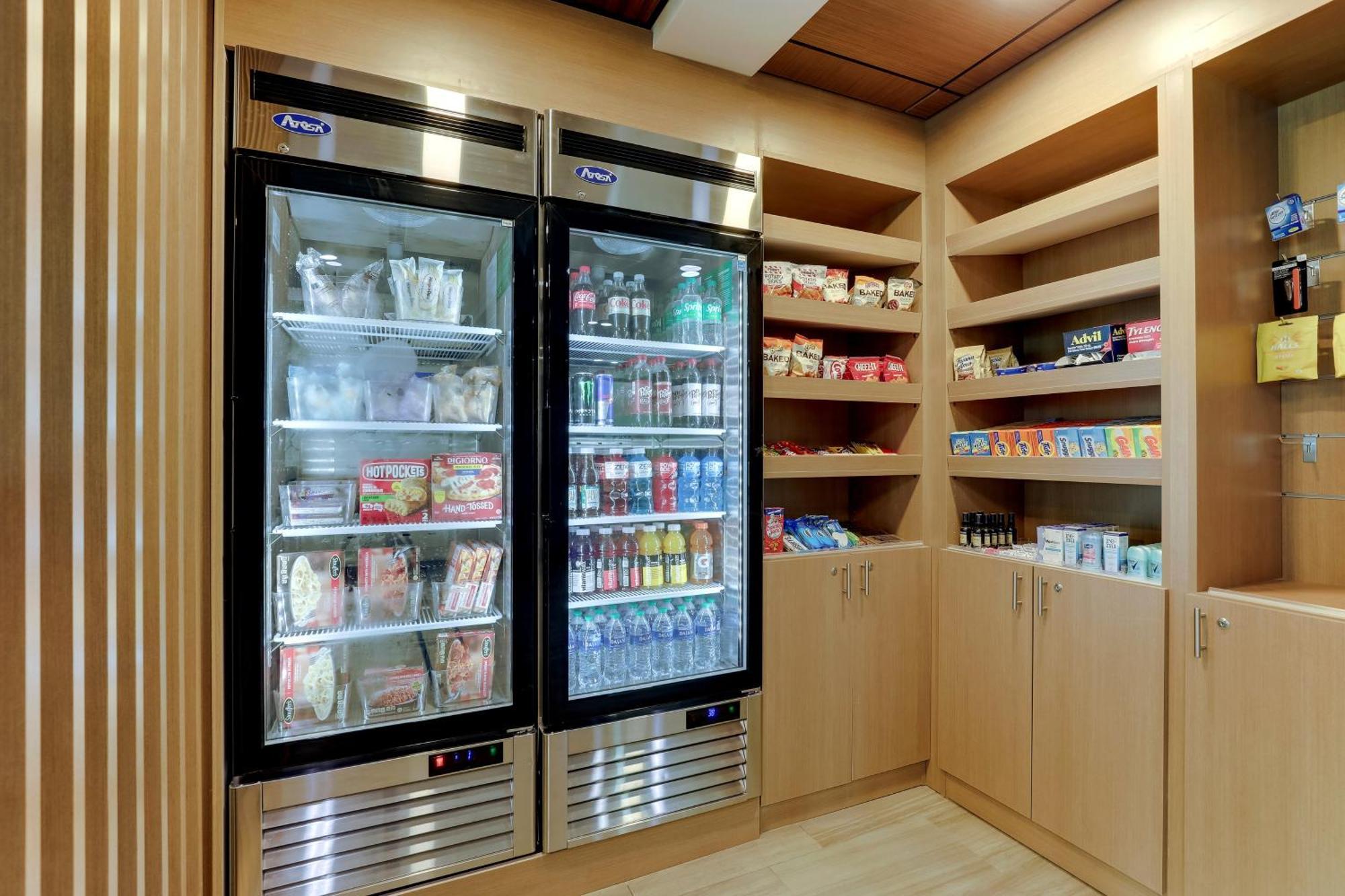 Holiday Inn Express Hotel & Suites Richmond By Ihg Bagian luar foto