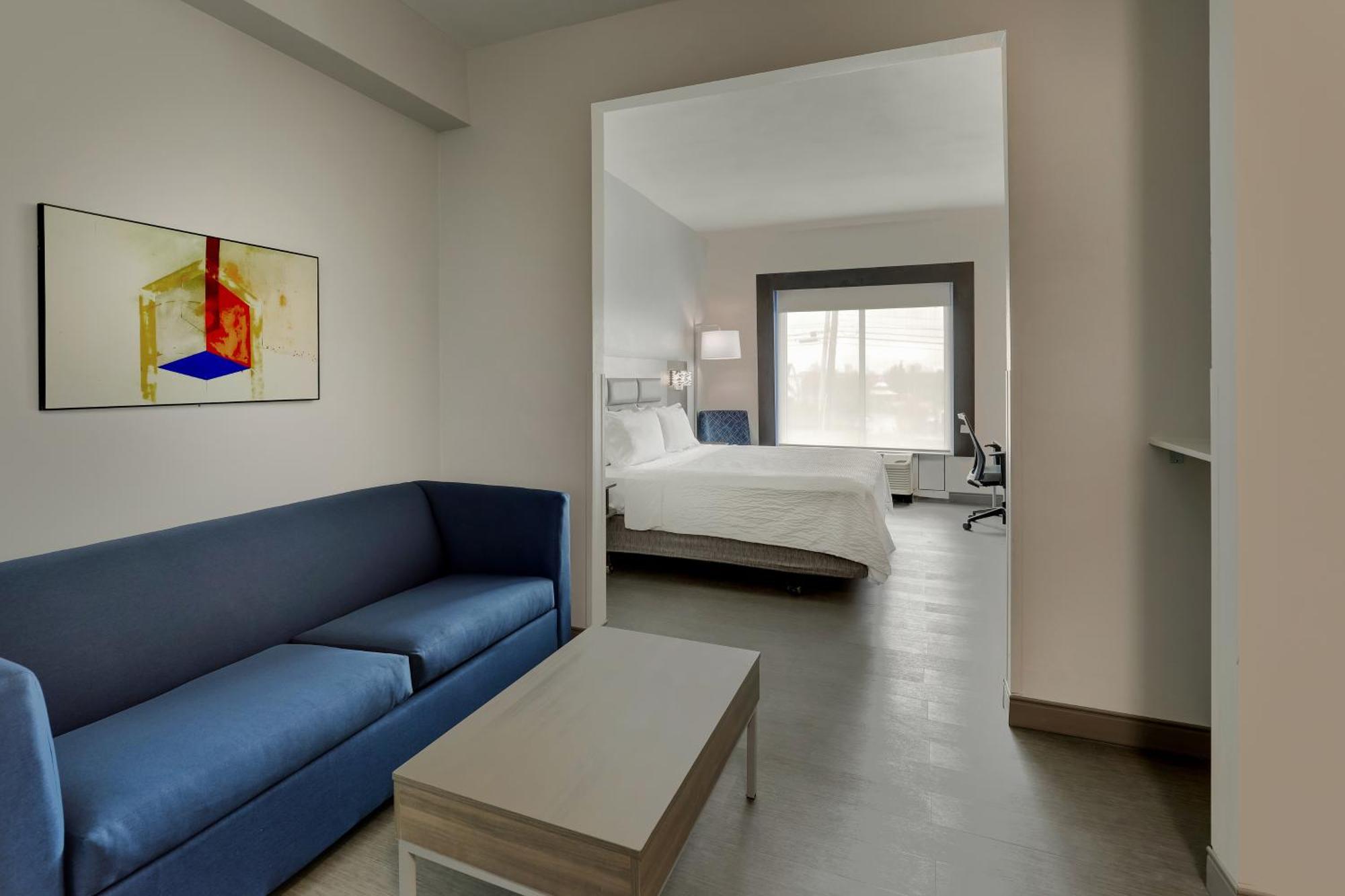 Holiday Inn Express Hotel & Suites Richmond By Ihg Bagian luar foto