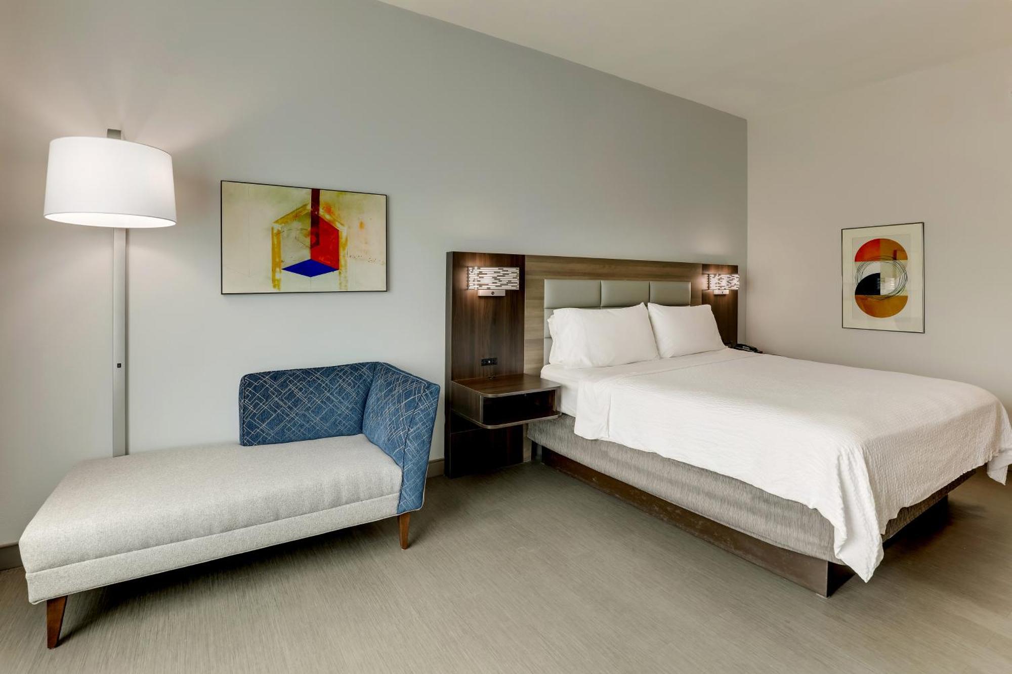 Holiday Inn Express Hotel & Suites Richmond By Ihg Bagian luar foto