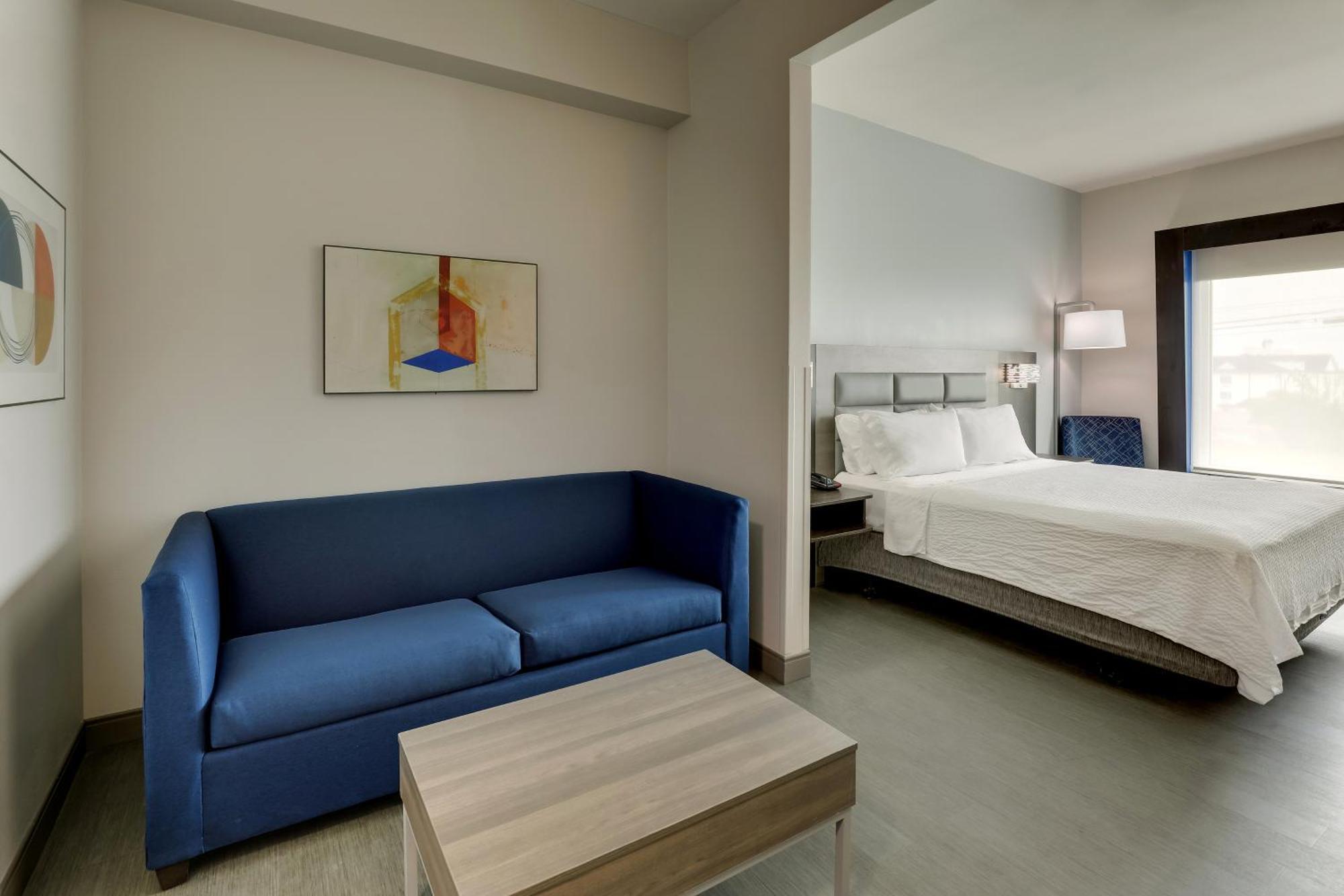 Holiday Inn Express Hotel & Suites Richmond By Ihg Bagian luar foto