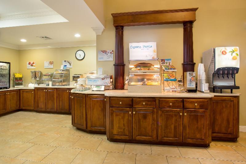 Holiday Inn Express Hotel & Suites Richmond By Ihg Bagian luar foto